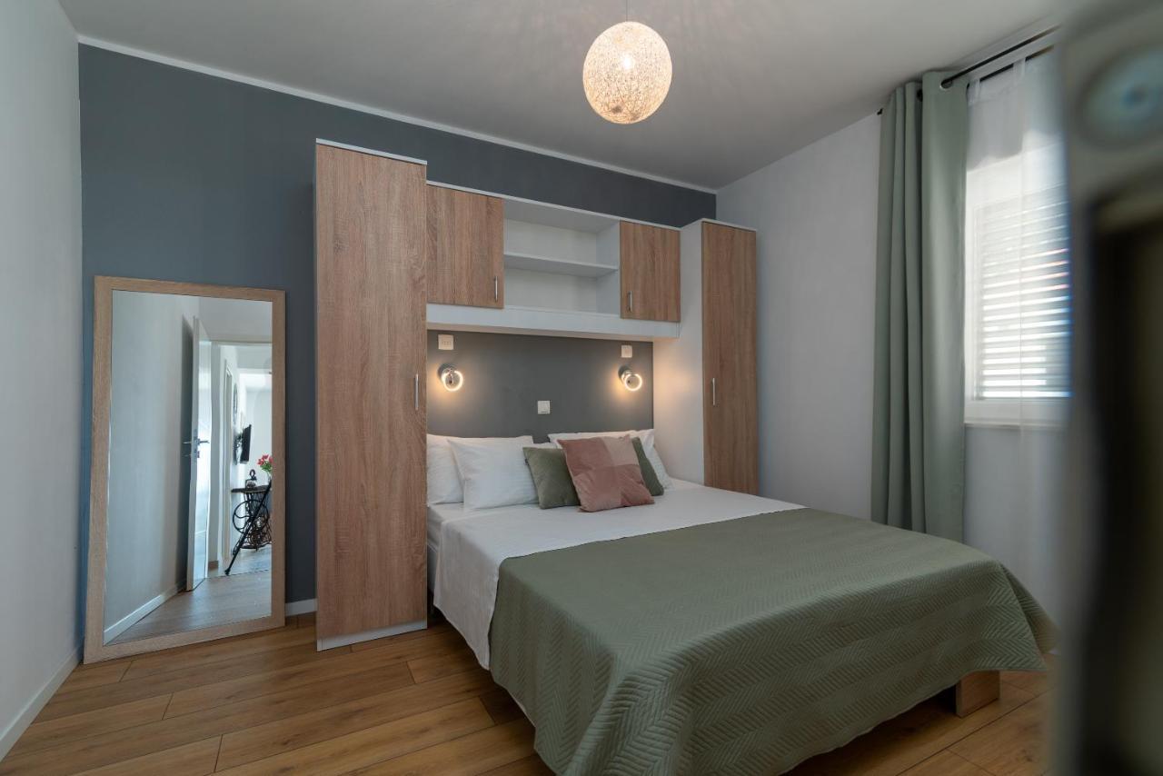 Apartments Dobrila Kastel Novi Luaran gambar