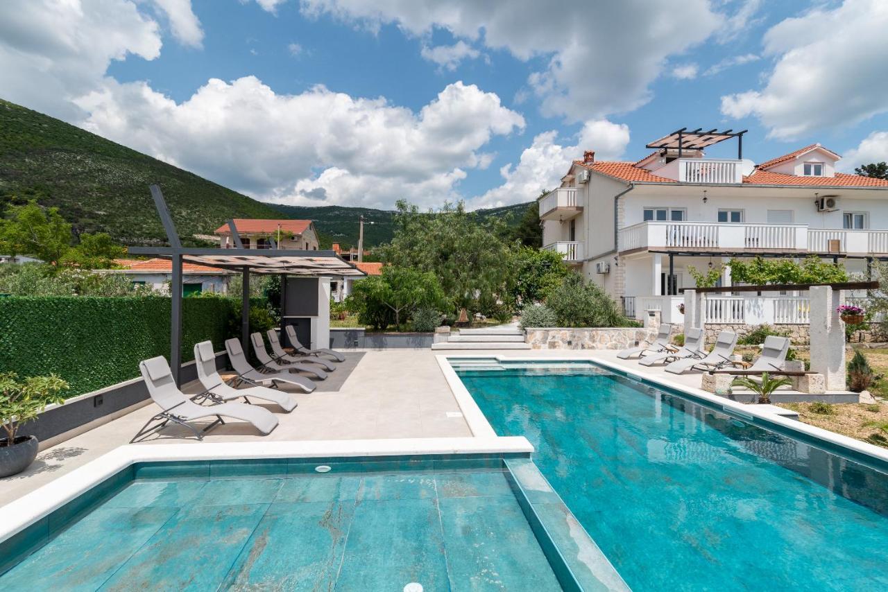 Apartments Dobrila Kastel Novi Luaran gambar