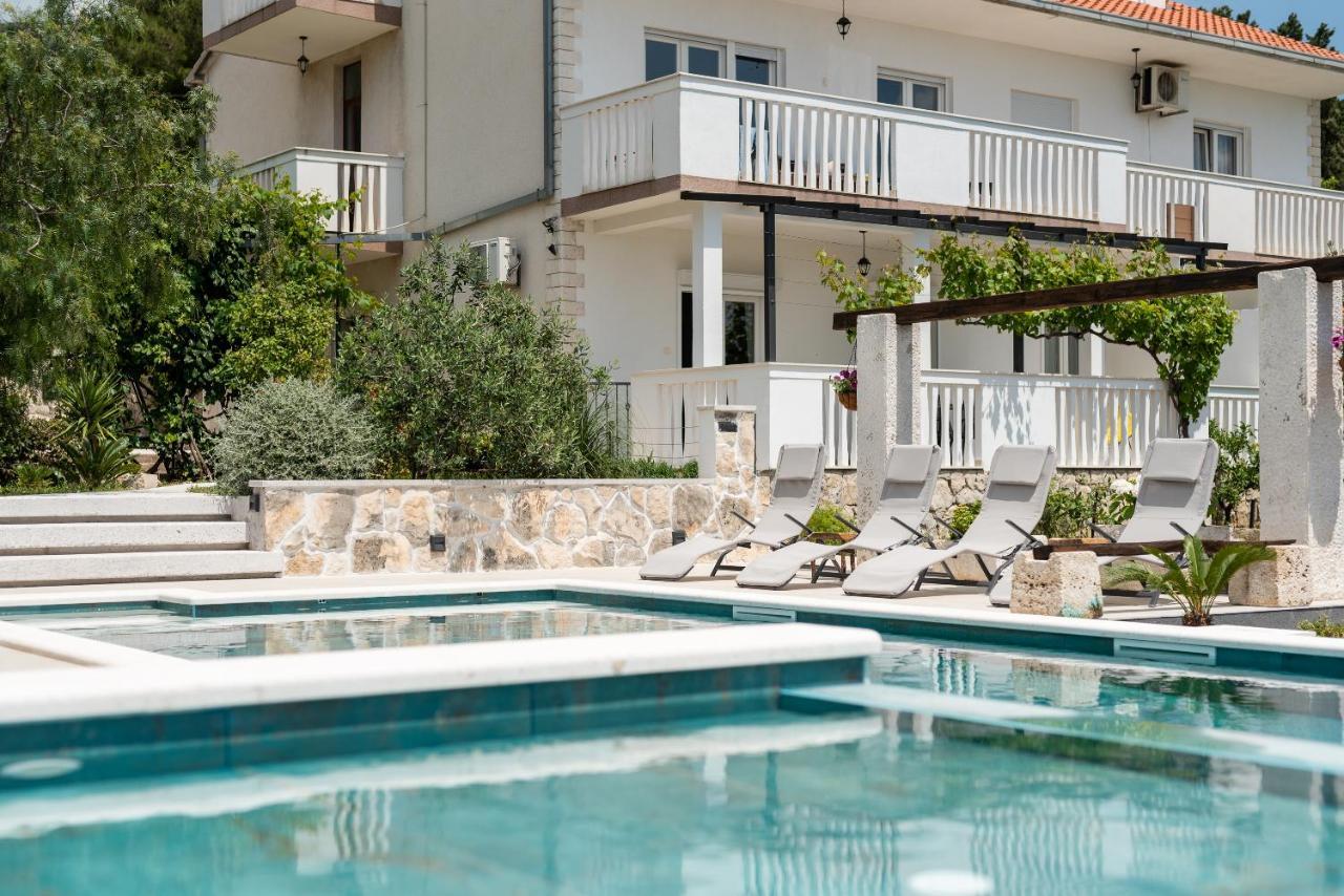 Apartments Dobrila Kastel Novi Luaran gambar