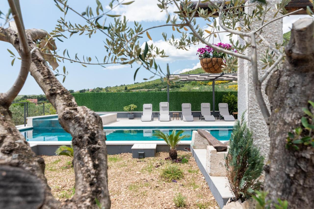 Apartments Dobrila Kastel Novi Luaran gambar